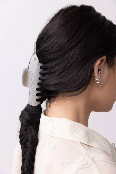 Silver Herring Fish Hair Claw