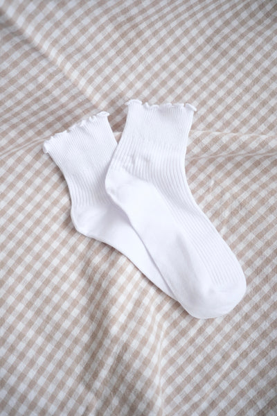 everyday white ruffle sock