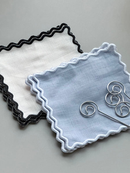 Scalloped Linen Square Cocktail Napkins - Set of 4