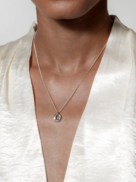 oval pendant necklace